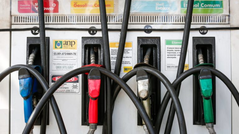 Preço médio da gasolina no Brasil é R$ 5,08