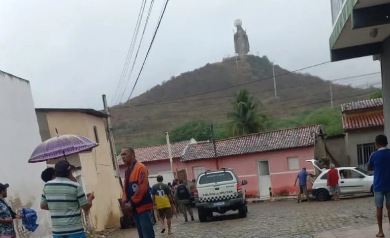 Homem assassina ex-companheira a facadas e grava vídeo antes de se matar em Santa Cruz: ‘Me vinguei, fiz o que eu queria’