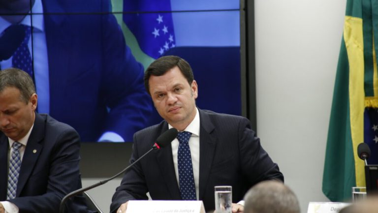 Anderson Torres depõe à CPI do 8/1 com silêncio garantido por Moraes