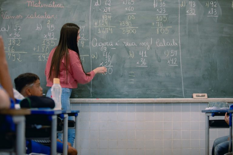Governo do RN precisa de R$ 490 milhões para quitar piso dos professores