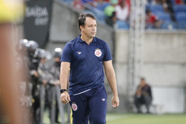 Técnico do América é chamado para comissão técnica da Seleção Brasileira