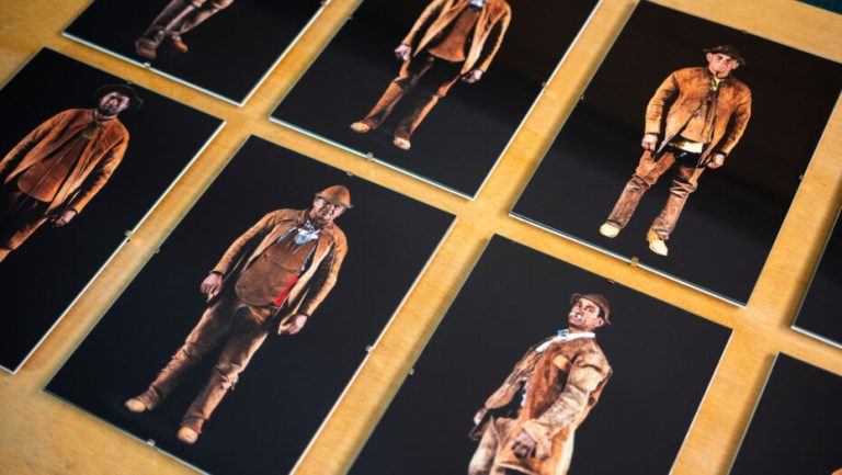 Museu Histórico de Acari recebe acervo com 48 fotografias dos vaqueiros tradicionais do Seridó
