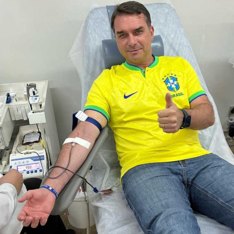 Flávio Bolsonaro pede a apoiadores que troquem o 7 de Setembro por ato de amor ao próximo: “Vamos doar sangue”