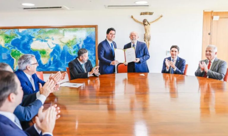 Recém-empossados, ministros do Centrão já negociam mais cargos e expansão nas pastas
