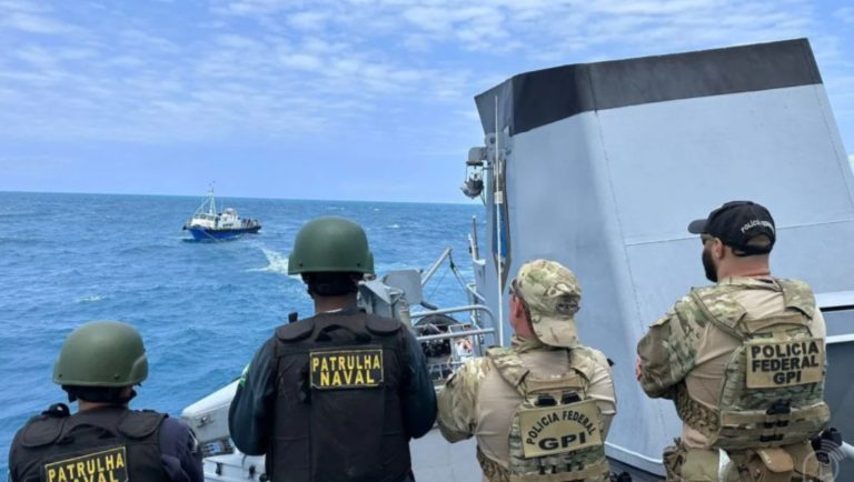 PF e Marinha fazem apreensão recorde de 3,6 toneladas de cocaína no mar brasileiro