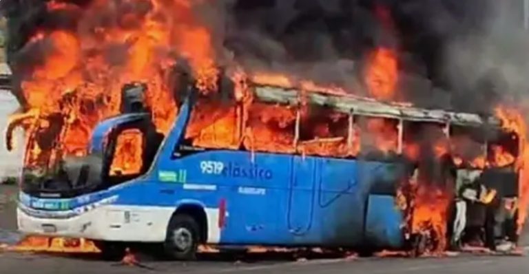 35 ônibus são incendiados no RJ e 12 são presos após morte de miliciano