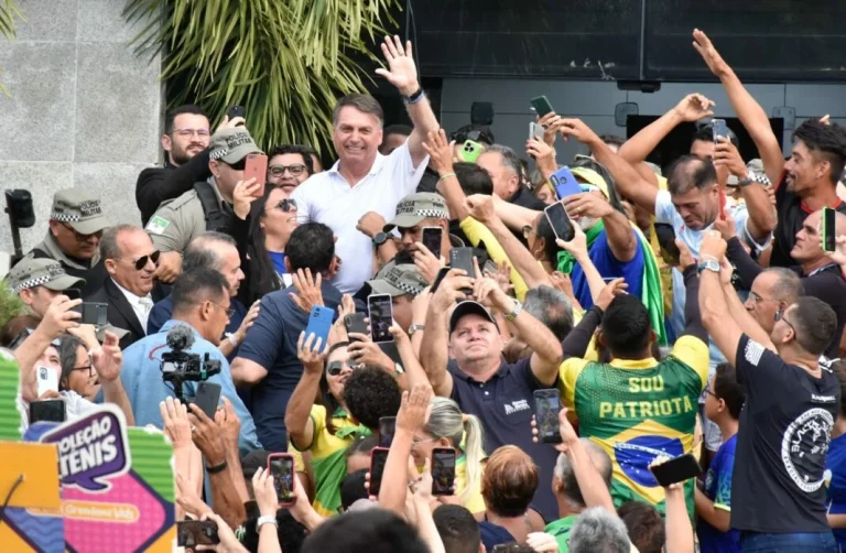 “Eu sou o ex mais amado do Brasil”, diz Bolsonaro na sessão da ALRN