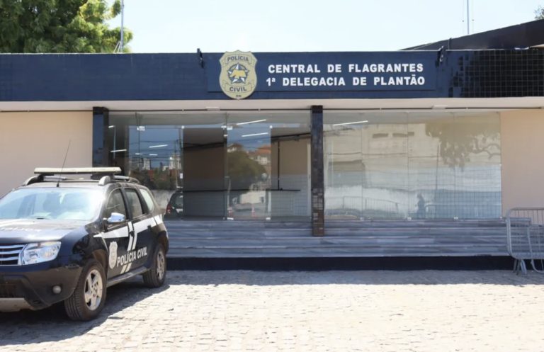 Dois suspeitos de assalto morrem após perseguição policial e troca de tiros na Zona Sul de Natal