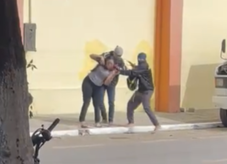 Assalto à loja de móveis acaba com sequestro de refém em Senador Pompeu;