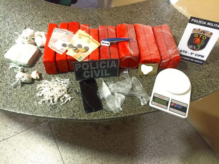 Polícia Civil, em parceria com a PM, faz grande apreensão de drogas em jardim de Piranhas