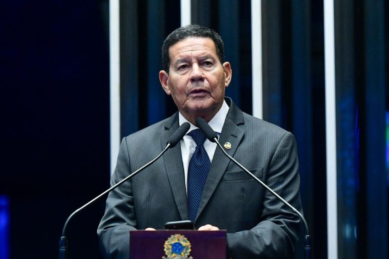 Mourão diz que Forças Armadas ‘não podem se omitir’ após operação da PF