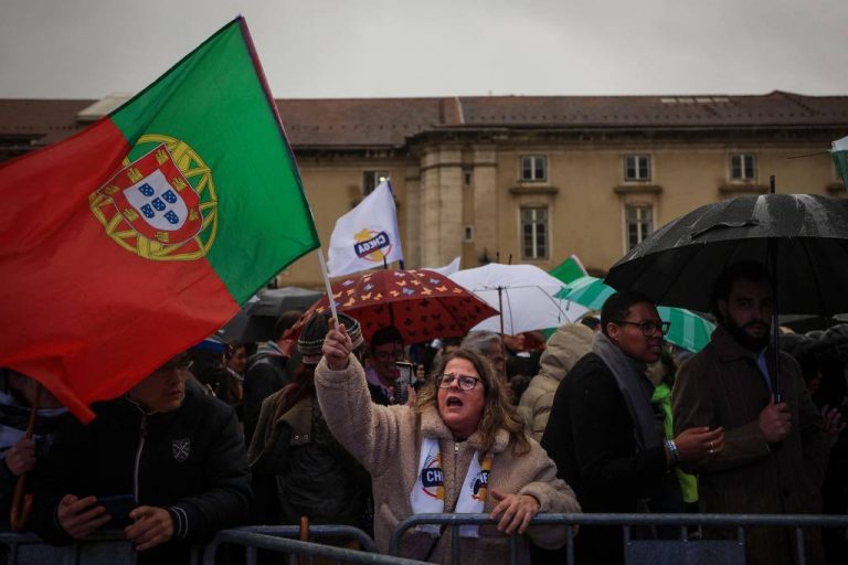 Portugal faz eleições legislativas ‘antecipadas’ neste domingo, e extrema-direita tem chance de integrar novo governo