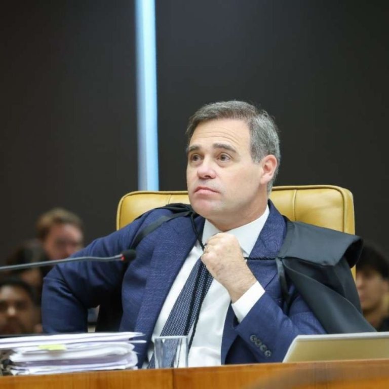 Mendonça diz que 10 gramas de maconha fazem 34 cigarros e que a droga causa sérios danos à saúde