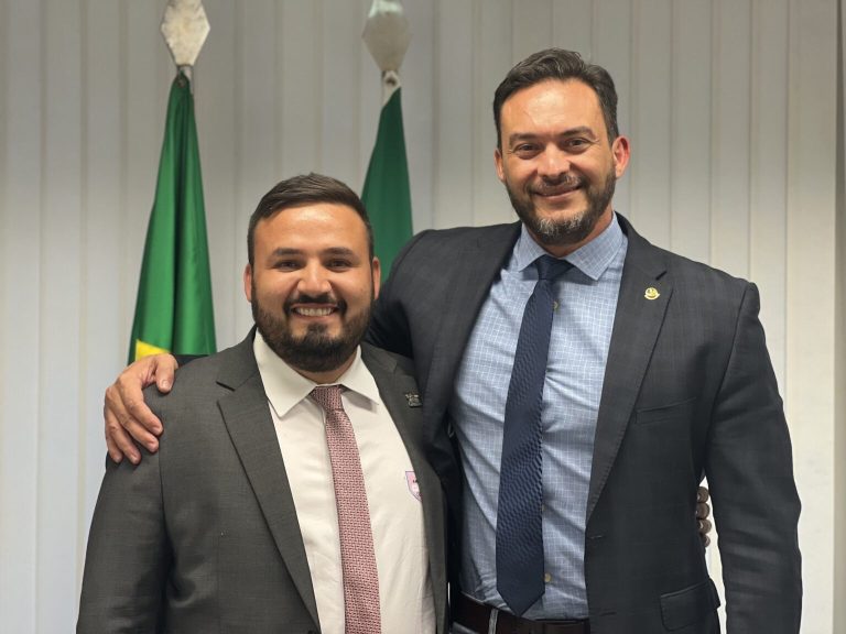 Com mais de R$ 5 milhões em emendas, senador Styvenson Valetin anuncia ruas que serão calçadas em Caicó