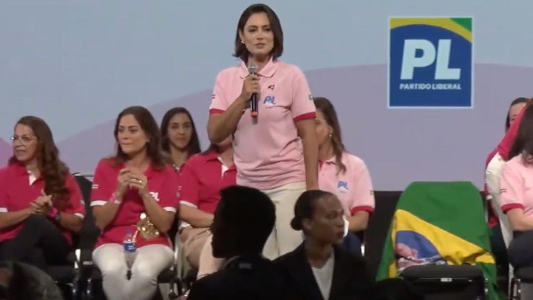 Precisamos “macetar” legalização de drogas e aborto, diz Michelle