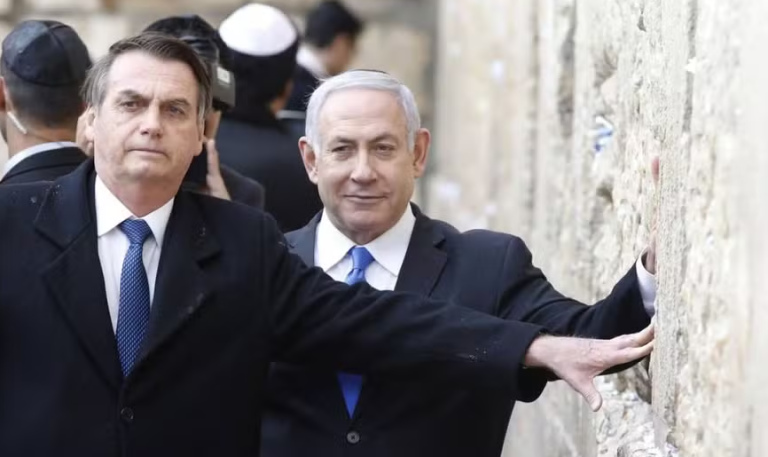 Defesa de Bolsonaro volta a pedir devolução de passaporte; Ex-presidente brasileiro quer ir a Israel