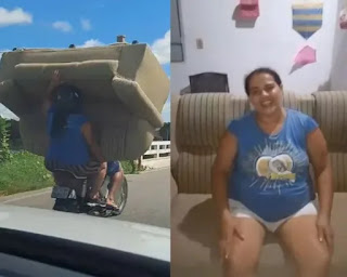 Mulher transporta sofá em moto e ganha reforma do estofado no RN.