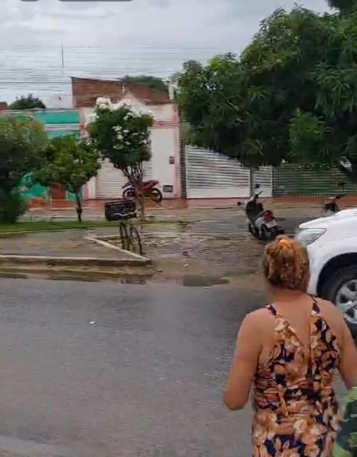 VÍDEO: Governadora Fátima Bezerra é vaiada em passagem por Ipanguaçu