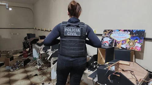 Polícia Civil deflagra “Operação Las Vegas” e desmantela casa de jogos em Capim Macio; máquinas caça-níqueis são destruídas