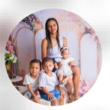 Mãe de 25 anos tem três filhos o mais velho