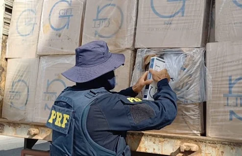 Polícia Rodoviária Federal faz a segunda apreensão de cigarros contrabandeados em menos de 48hs em Mossoró