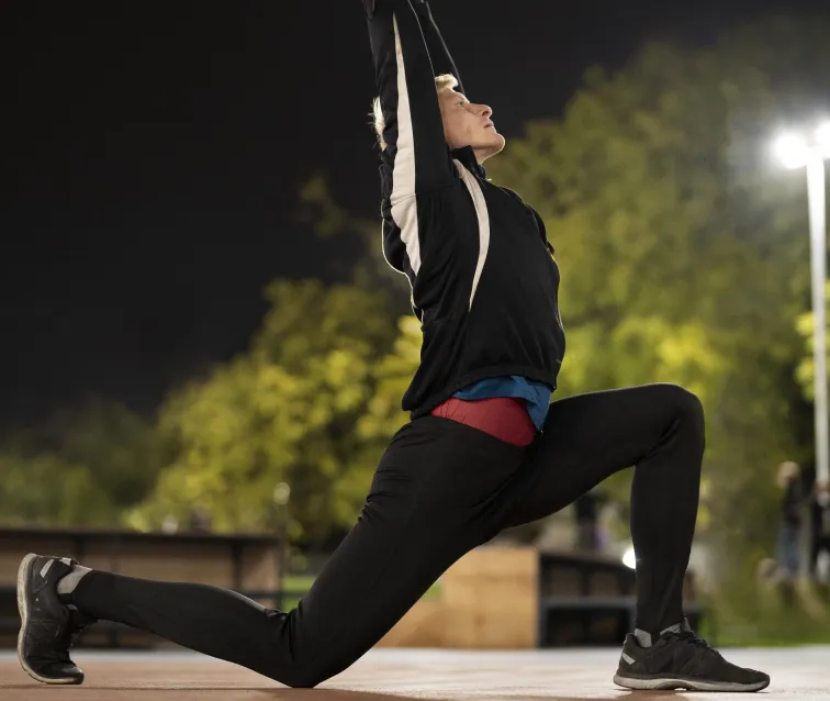 Fazer exercício antes de dormir prejudica a qualidade do sono? Entenda