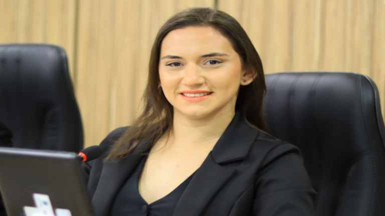 Defesa da vereadora Kívia Karoline refuta vínculo afetivo com ex-prefeito Nixon Baracho