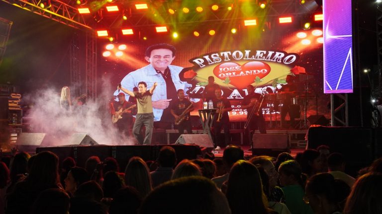 Noite do Brega reúne multidão e entra para a história da Festa de Agosto em Acari