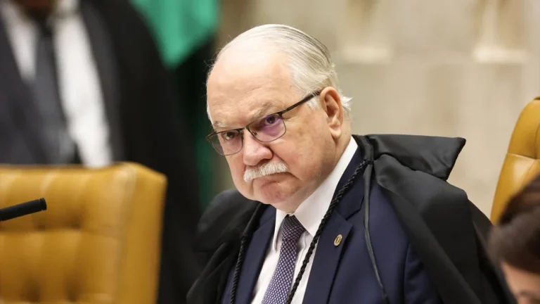 Pizza no STF: Fachin afasta Mendonça de caso contra Moraes e manda parar apurações de Master e INSS