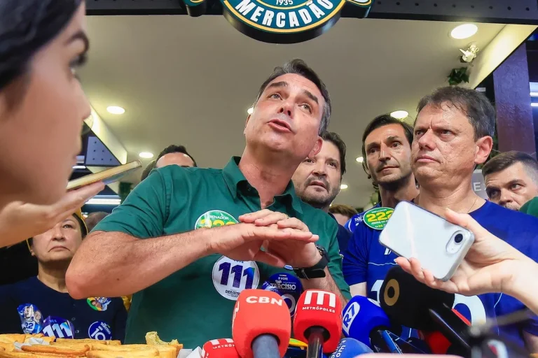 Flávio Bolsonaro manda equipe econômica preparar a revogação de todos os impostos criados ou elevados na gestão Lula – Blog Jair Sampaio
