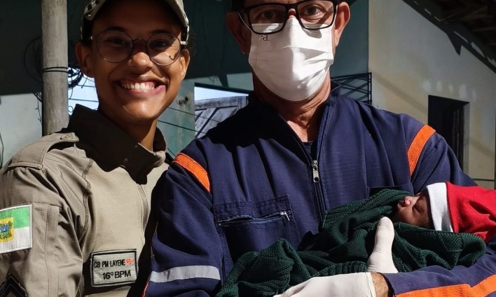 INUSITADO: Bebê nasce dentro de casa com ajuda de policiais após chamado de emergência em Natal