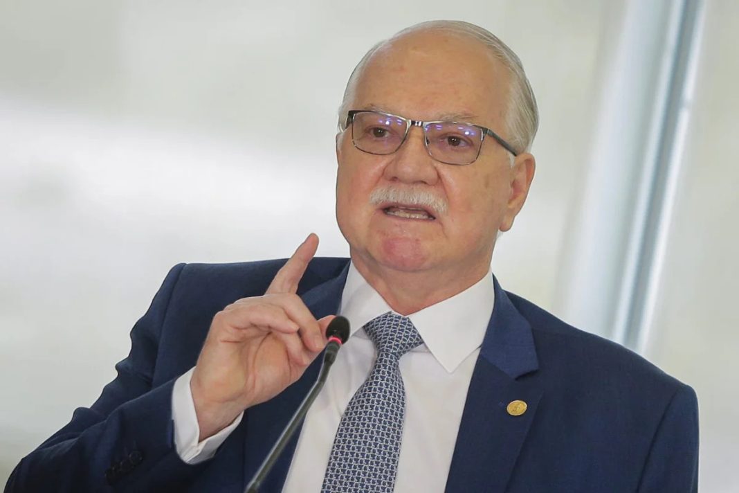 APOIO A FACHIN: “STF vive a mais grave crise de sua história”, alerta carta assinada por empresários, ex-ministros e sindicalistas APOIO A FACHIN: “STF vive a mais grave crise de sua história”, alerta carta assinada por empresários, ex-ministros e sindicalistas