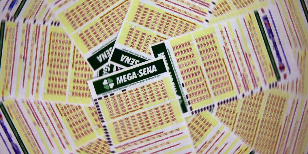 Mega-Sena acumula para R$ 102 milhões; confira os números sorteados Mega-Sena acumula para R$ 102 milhões; confira os números sorteados