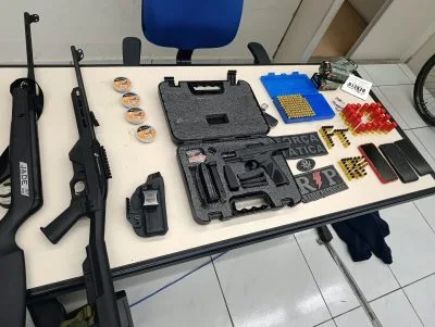 Quatro homens armados invadem residência de colecionador e roubam varias armas de fogo no RN